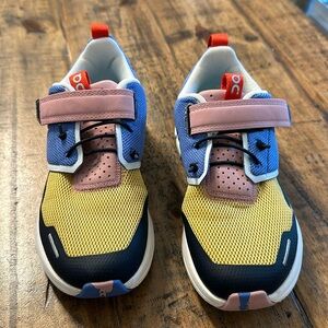 ON kids cloud play sneakers